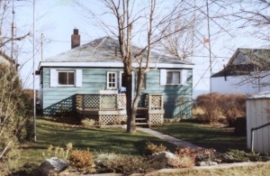1064 Lakeshore Rd. This cottage was demolished in 1994.