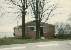 1174 Lakeshore Rd. This cottage was demolished in 1992.