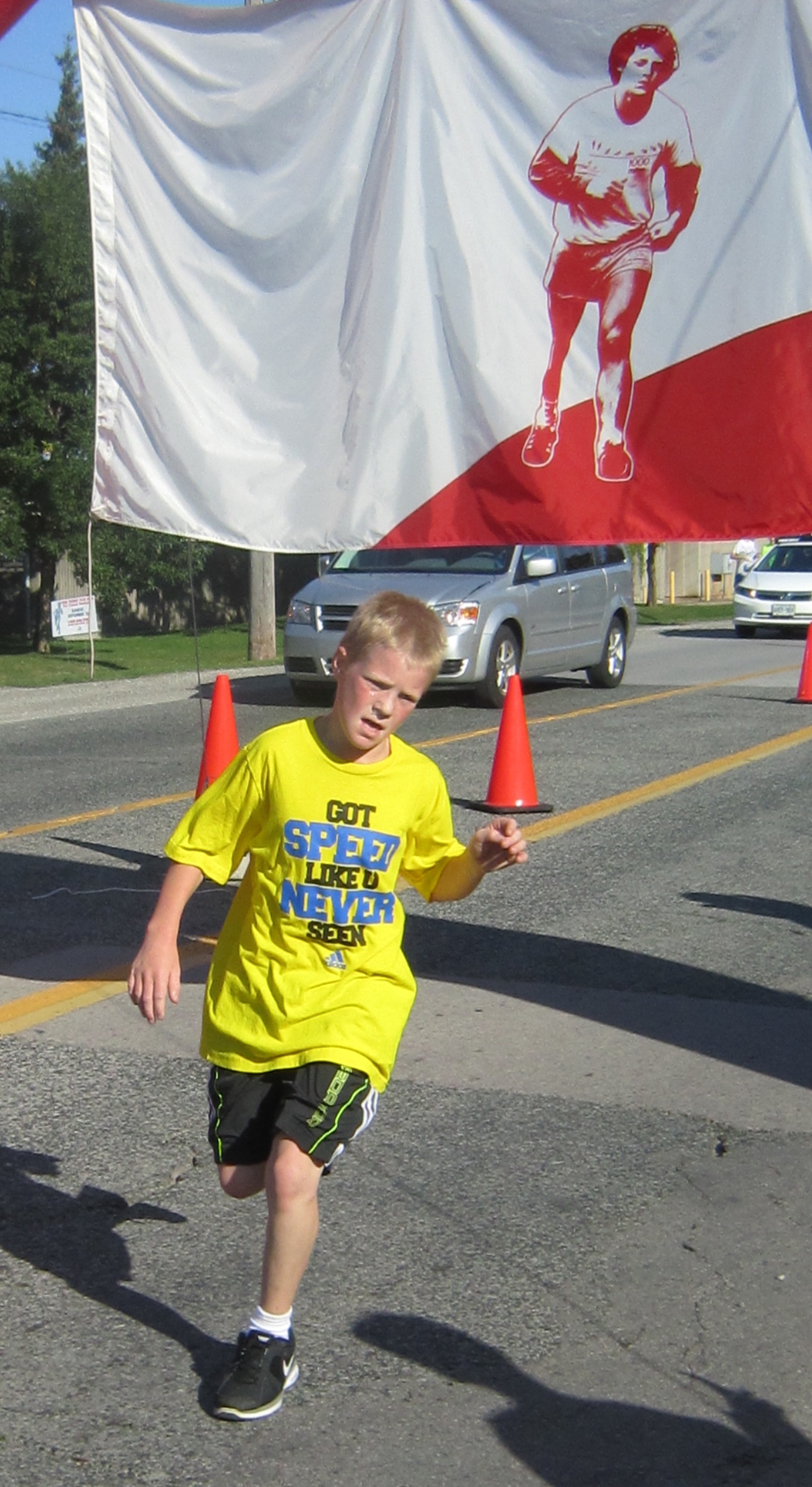Runner young finishing 3