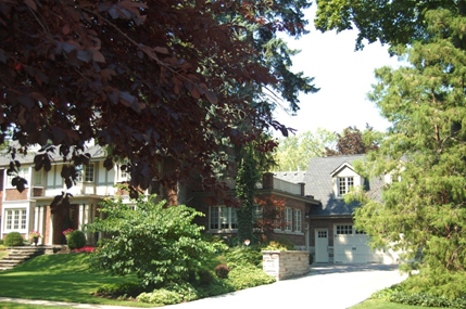 Roseland - well landscaped
