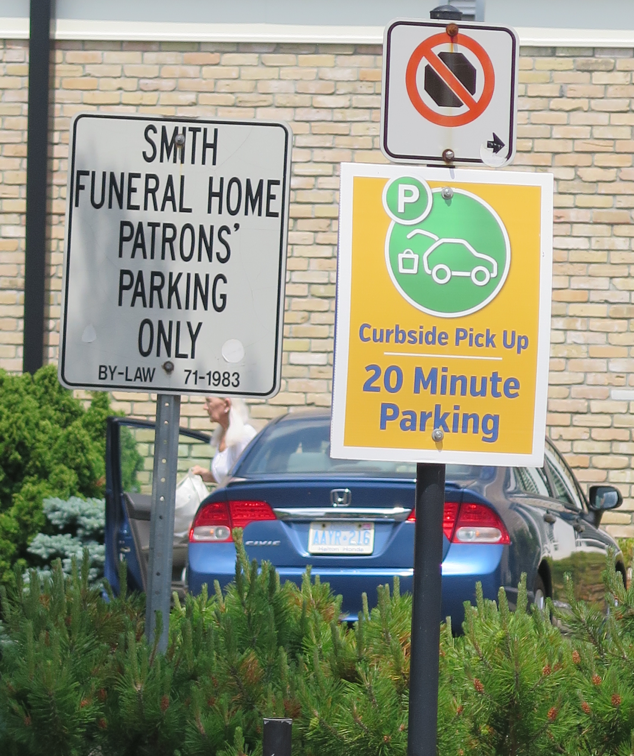 Smith Funeral Home curb side