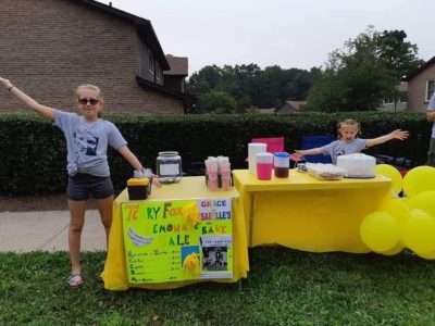 Carden girls with lemonade stand