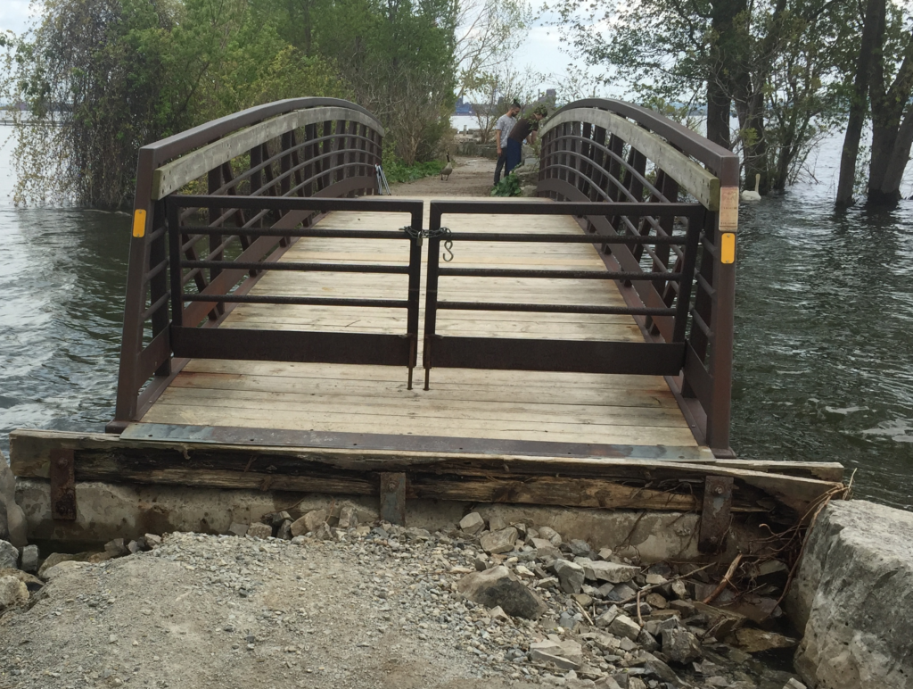 Flooding - LaSalle Park bridge