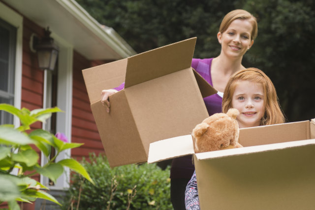 housing-family-moving