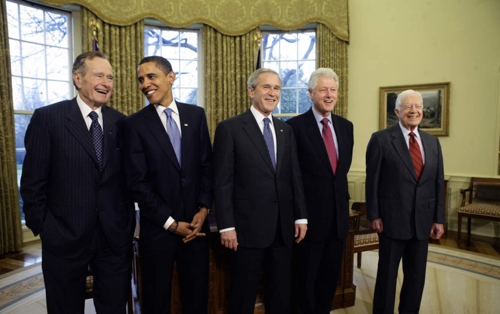 President Bush meets in the Oval Office with Former President Jimmy Carter, Former President George H.W. Bush, Former President William J. Clinton, and the President-elect Sen. Barack Obama, Wednesday, Jan. 7, 2009. ( (Doug Mills/ The New York Times)