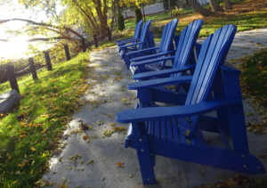 windows-west-blue-chairs