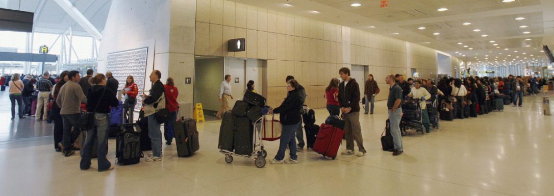 airport passenger line up