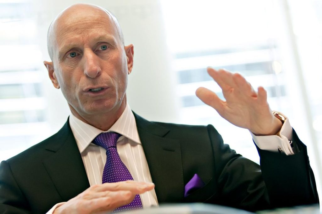 Mayo Schmidt, chief executive of Hydro One in May 2010 when he was president and chief executive officer of Viterra Inc., a Canadian grain-handler. As Hydro One's top executive he received $6.2 million in salary in 2017.